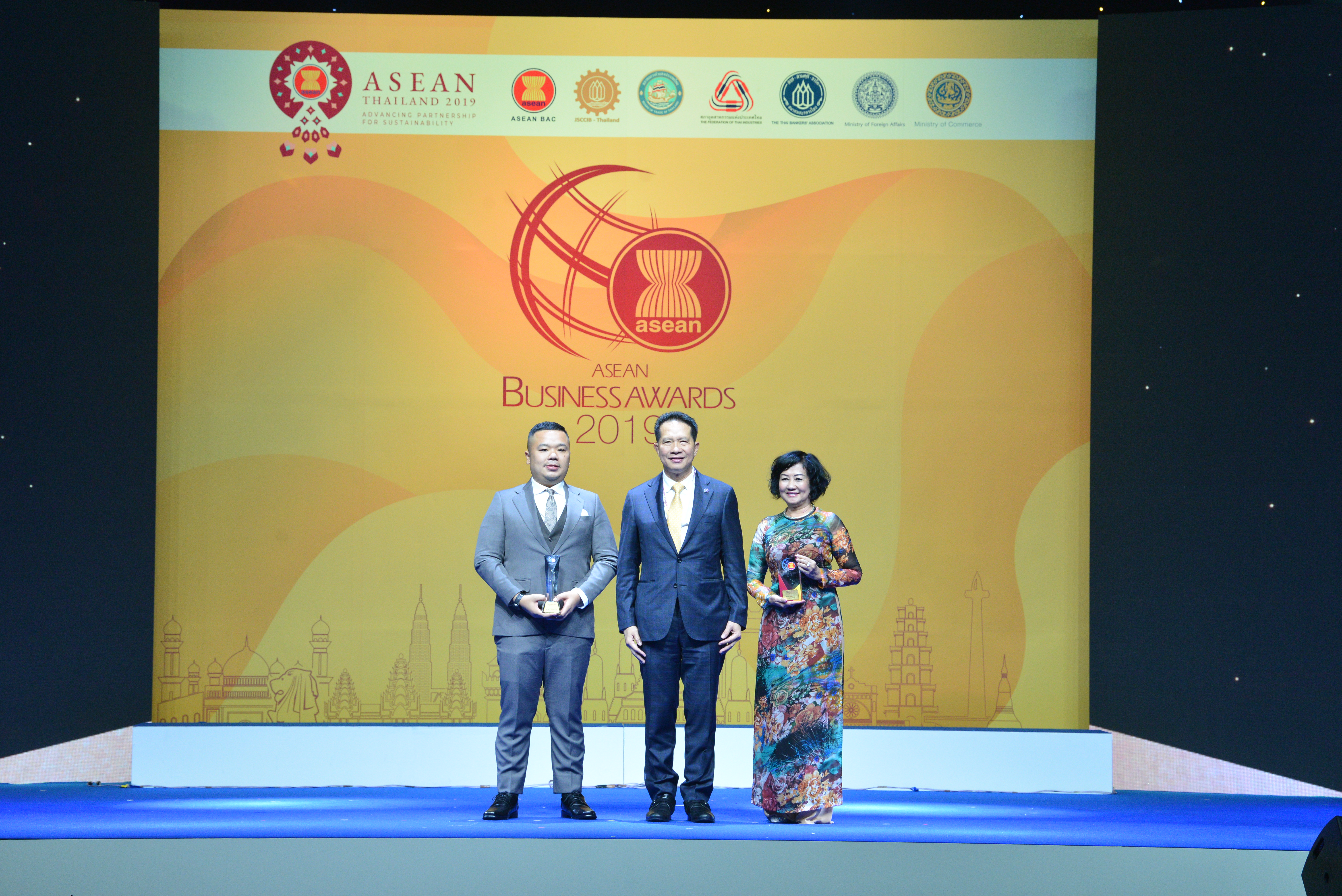 kem nghia tiep tuc duoc vinh danh giai thuong asean business awards 2019_ASEAN_2Nov19_1453.JPG